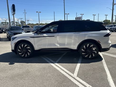 New 2026 Lincoln Nautilus Reserve w/ Jet Appearance Package image 10