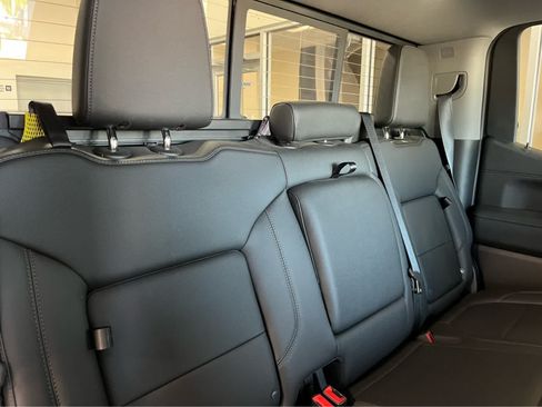 Used 2022 GMC Sierra 1500 SLT w/ SLT Premium Package AWD/4WD image 44