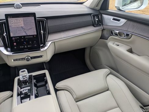 New 2026 Volvo XC90 B6 Ultra w/ Protection Package Premier AWD/4WD image 17