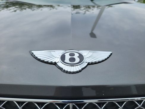 Certified 2023 Bentley Bentayga Plug-In Hybrid AWD/4WD image 9