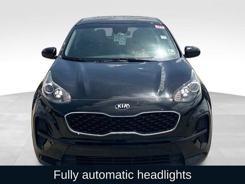 Used 2022 Kia Sportage LX image 2