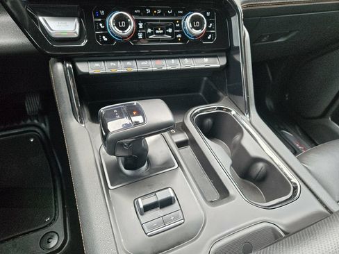Used 2023 GMC Sierra 1500 AT4 w/ AT4 Premium Package AWD/4WD image 18