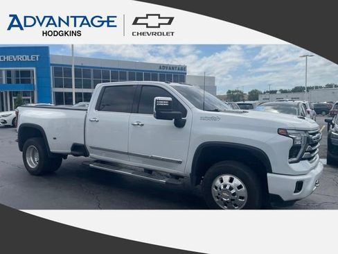 Used 2024 Chevrolet Silverado 3500 High Country w/ Technology Package AWD/4WD image 1