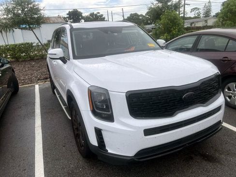 Used 2021 Kia Telluride EX w/ EX Premium Package AWD/4WD image 3