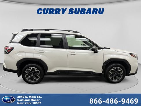Used 2025 Subaru Forester Premium AWD/4WD image 6