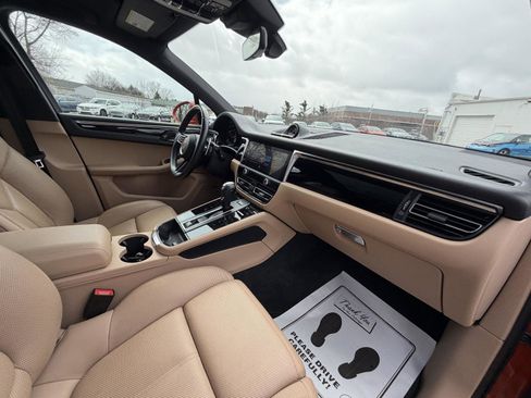 Used 2022 Porsche Macan S image 30