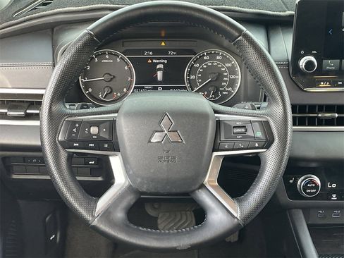 Used 2023 Mitsubishi Outlander SE Black Edition image 21