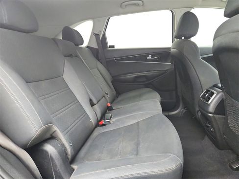 Used 2020 Kia Sorento LX image 25