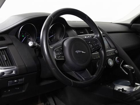 Used 2018 Jaguar E-PACE S image 3