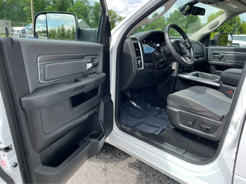Used 2023 RAM 1500 Classic SLT w/ Trailer & Traction Group AWD/4WD image 9