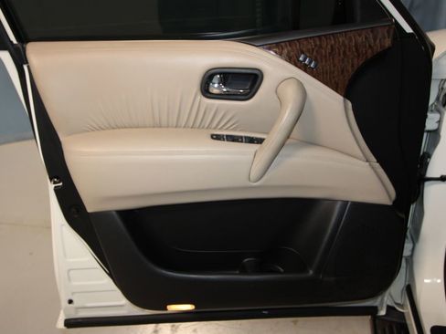 Used 2020 Nissan Armada Platinum w/ Captain's Chairs Package image 5