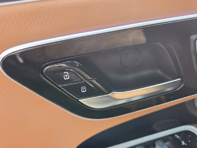 Used 2024 Mercedes-Benz CLE 300 4MATIC Cabriolet image 40