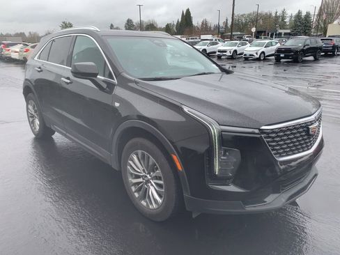 Used 2024 Cadillac XT4 Premium Luxury image 5