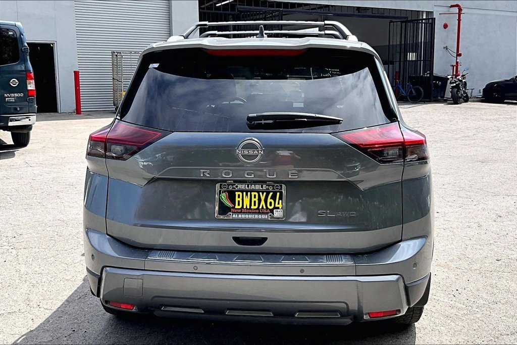 Used 2024 Nissan Rogue SL w/ SL Premium Package AWD/4WD image 5