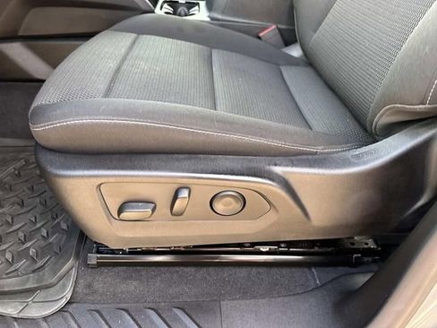 Used 2023 Chevrolet Colorado LT w/ LT Convenience Package II image 18