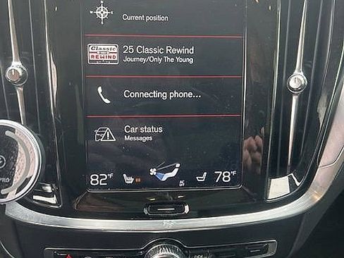 Used 2019 Volvo S60 T6 Momentum image 2