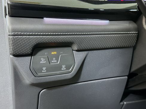 New 2026 Volkswagen Atlas Cross Sport SEL Premium R-Line image 10