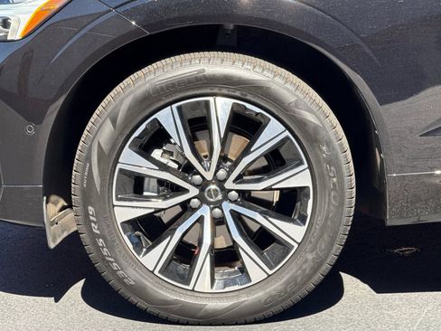 Used 2025 Volvo XC60 B5 Plus image 37