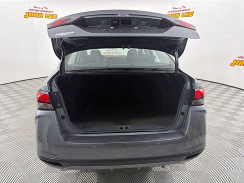 New 2025 Nissan Versa SR w/ Trunk Package image 5