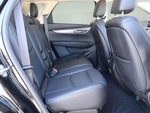 Used 2017 Cadillac XT5 Luxury w/ Driver Awareness Package image 18