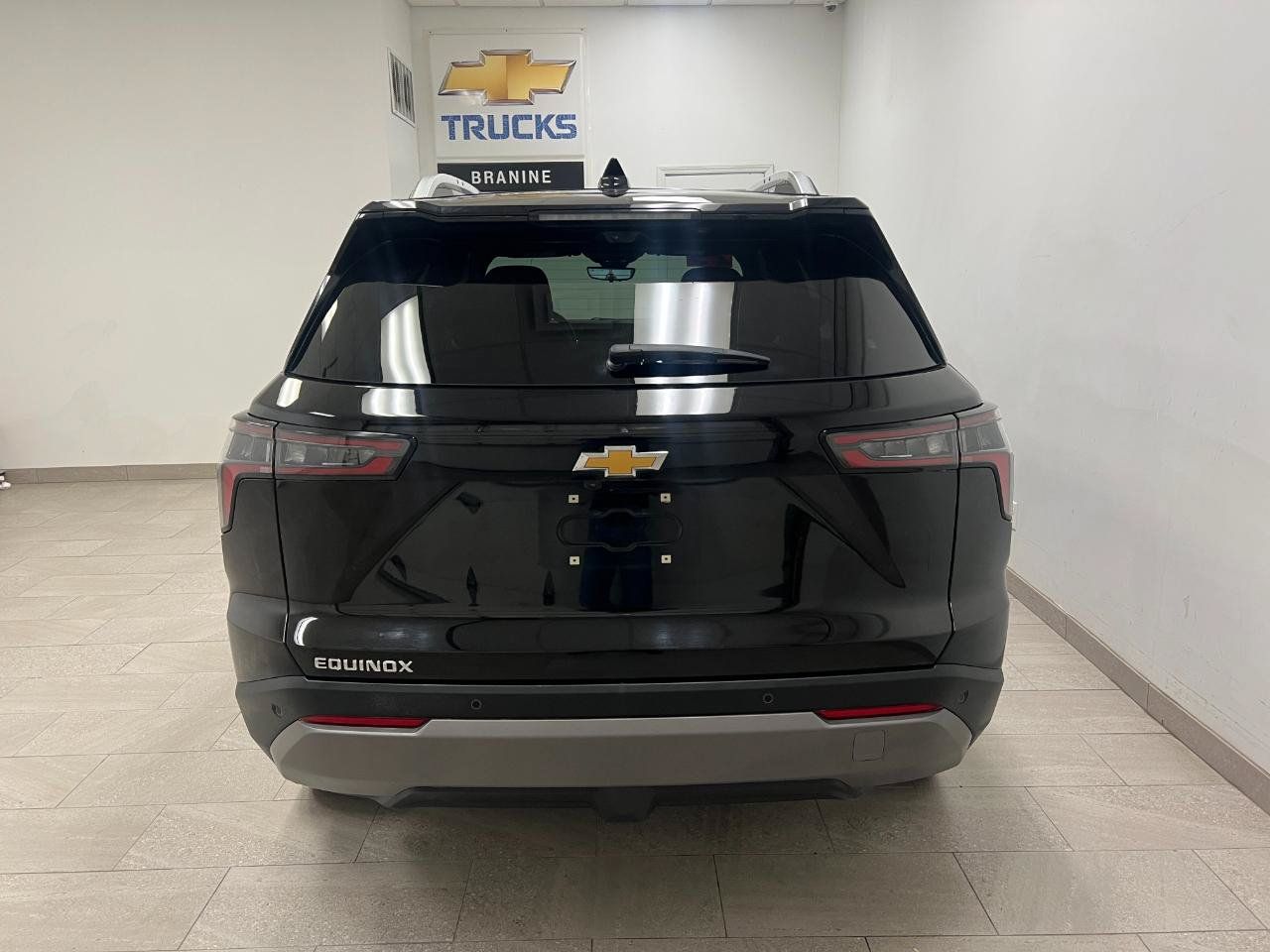 Used 2025 Chevrolet Equinox LT w/ Convenience Package II FWD image 17
