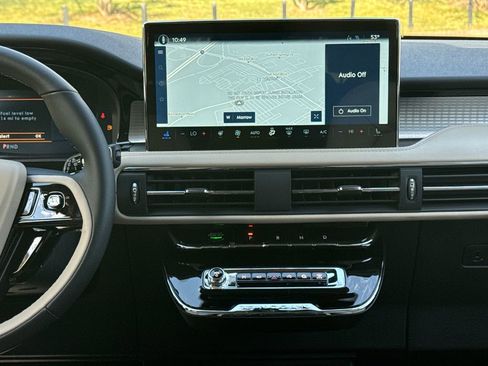 New 2026 Lincoln Corsair Premiere image 19