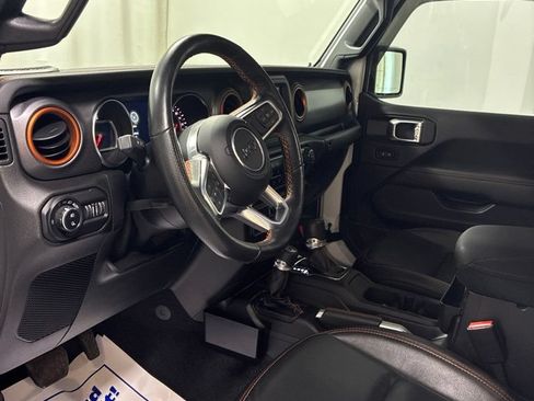 Used 2021 Jeep Gladiator Mojave w/ Cold Weather Group AWD/4WD image 11