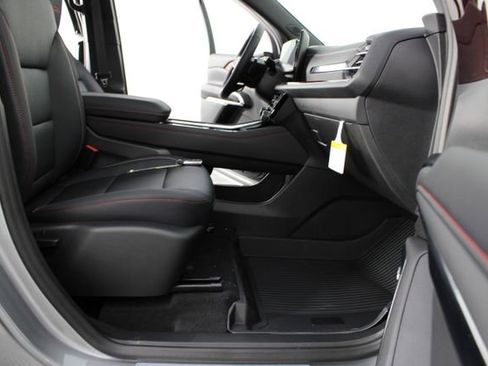New 2026 Chevrolet Traverse Z71 w/ Enhanced Driving Package AWD/4WD image 25