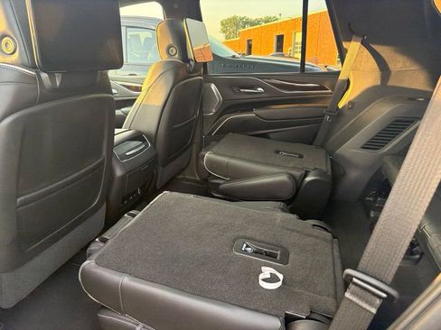Used 2021 Cadillac Escalade Premium Luxury Platinum AWD/4WD image 7