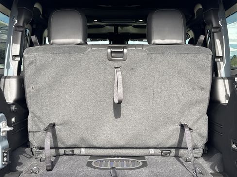 New 2026 Jeep Wrangler Rubicon AWD/4WD image 32