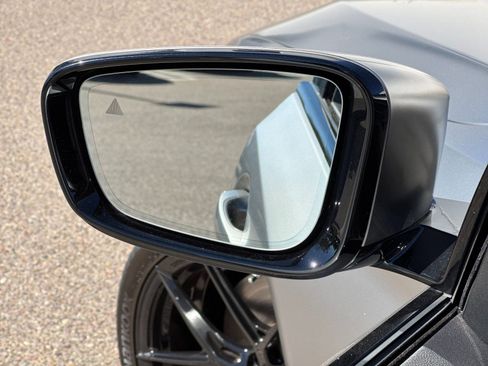 Used 2019 BMW M550i xDrive image 32