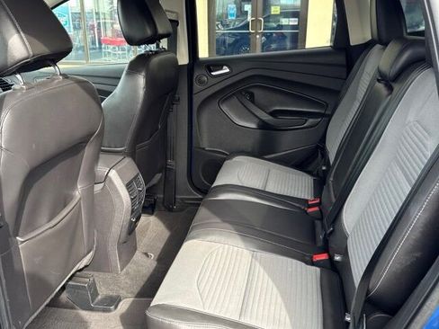 Used 2017 Ford Escape SE w/ Equipment Group 201A AWD/4WD image 12