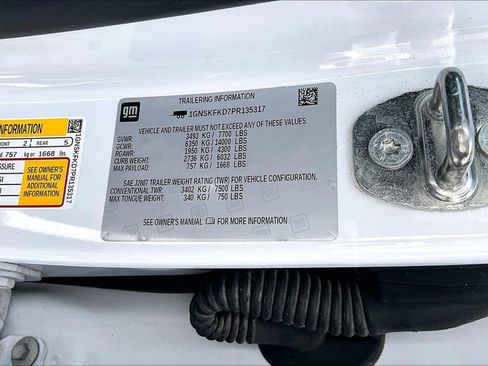 Used 2023 Chevrolet Suburban Premier image 18