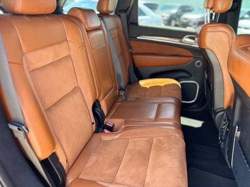Used 2019 Jeep Grand Cherokee SRT w/ Trailer Tow Group IV AWD/4WD image 18