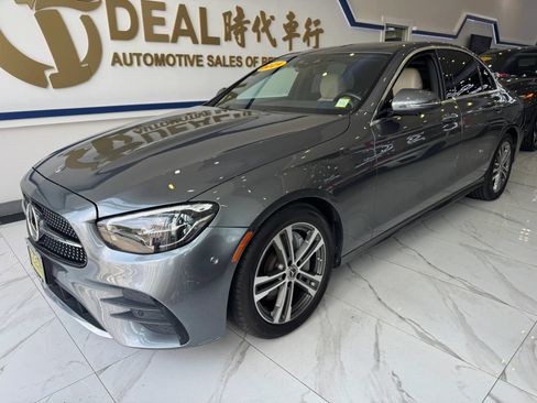 Used 2021 Mercedes-Benz E 350 4MATIC Sedan w/ Premium Package image 4