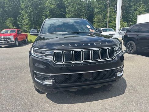 Used 2025 Jeep Wagoneer 4WD w/ Premium Group I image 4