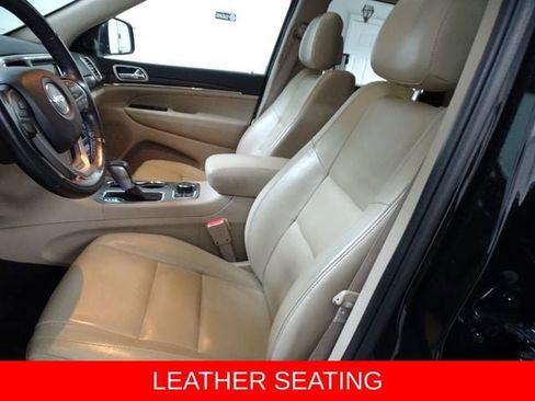 Used 2018 Jeep Grand Cherokee Limited AWD/4WD image 2