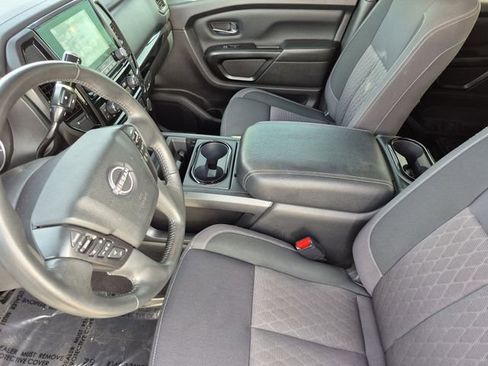 Used 2024 Nissan Titan SV w/ SV Convenience Package RWD image 19
