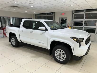 New 2025 Toyota Tacoma SR5