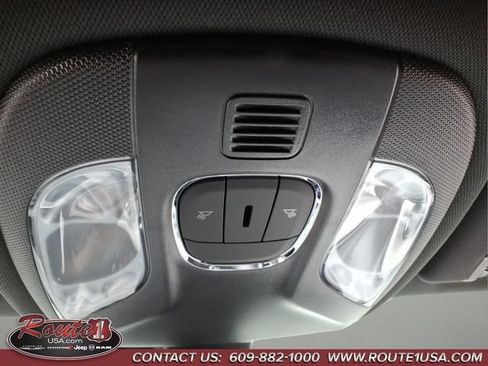 Used 2023 Jeep Compass Limited AWD/4WD image 36