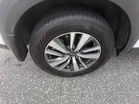 Certified 2025 Nissan Pathfinder SL FWD image 23