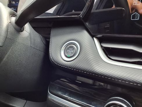 Used 2025 Chevrolet Equinox LT image 49