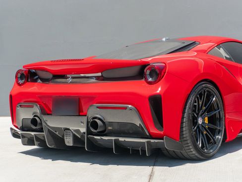 Used 2019 Ferrari 488 Pista Coupe RWD image 44