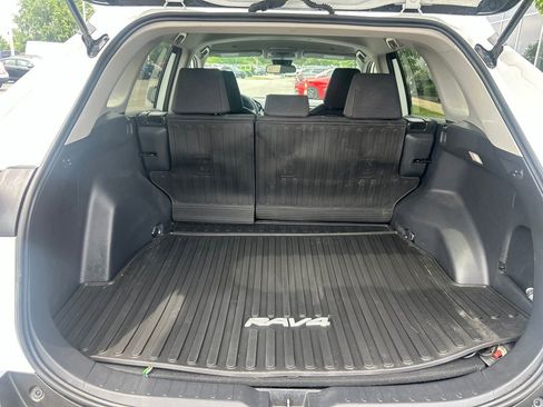 Used 2020 Toyota RAV4 XLE w/ Convenience Package AWD/4WD image 13