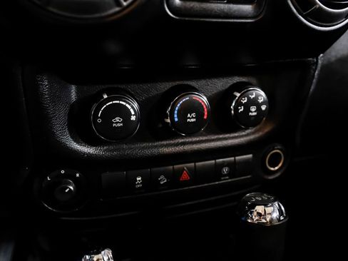 Used 2017 Jeep Wrangler Unlimited Sport AWD/4WD image 23