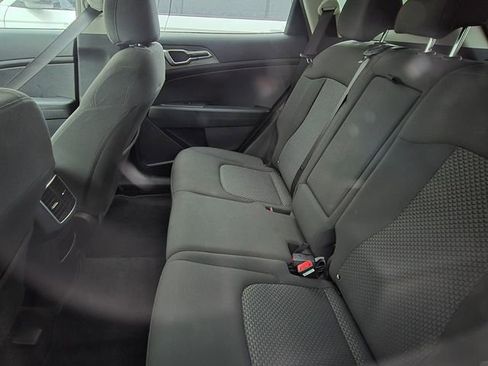 Used 2024 Kia Sportage LX FWD image 11