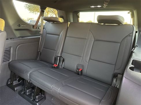 New 2026 Chevrolet Suburban High Country image 28