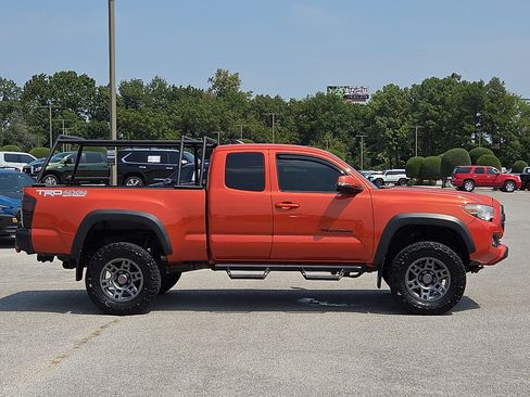 Used 2016 Toyota Tacoma TRD Off-Road w/ Towing Package AWD/4WD image 6