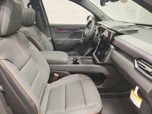 New 2026 GMC Acadia AT4 w/ Luxury Package image 7