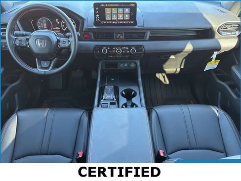 Used 2025 Honda Pilot TrailSport image 16